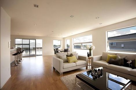 Photo of property in 5 Kilear Close, Pinehill, Auckland, 0632