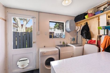 Photo of property in 2/14 Burns Street, Westown, New Plymouth, 4310