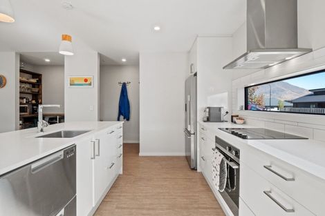 Photo of property in 11 Howden Drive, Jacks Point, 9371