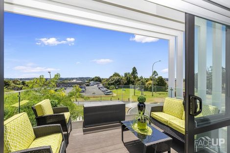 Photo of property in 32 Memorial Park Lane, Hobsonville, Auckland, 0618