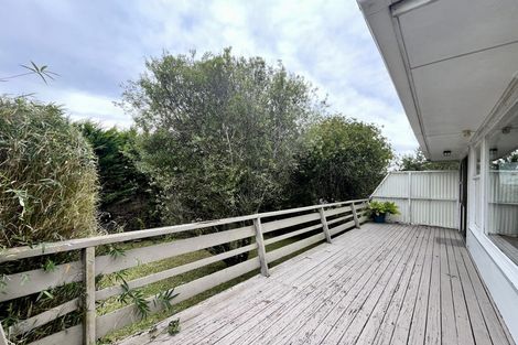 Photo of property in 11 La Rosa Street, Green Bay, Auckland, 0604