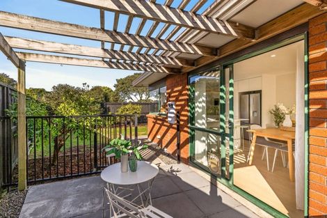 Photo of property in 2 Aldermen Avenue, Papamoa Beach, Papamoa, 3118