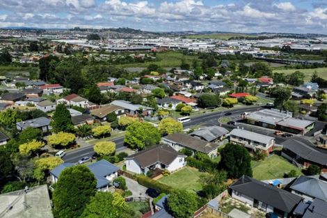 Photo of property in 141 Gossamer Drive, Pakuranga Heights, Auckland, 2010