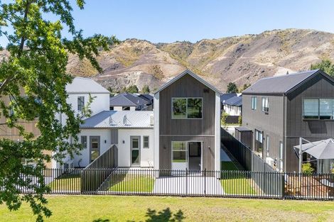 Photo of property in 30 Woods Crescent, Cromwell, 9310