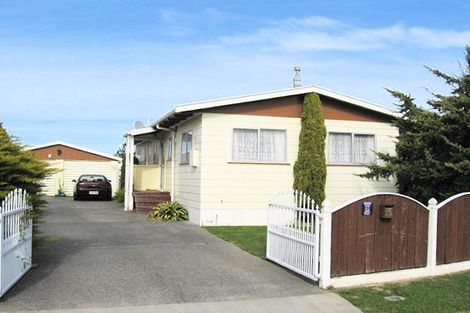 Photo of property in 15 Weymouth Grove, Wainuiomata, Lower Hutt, 5014
