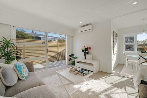 Photo of property in 1/66 Coronation Road, Hillcrest, Auckland, 0627