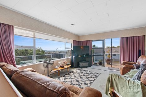 Photo of property in 2 Haratua Place, Springfield, Rotorua, 3015