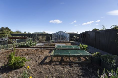 Photo of property in 42 Awamoa Road, Holmes Hill, Oamaru, 9401