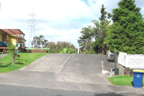 Photo of property in 107 Kemp Road, Massey, Auckland, 0614