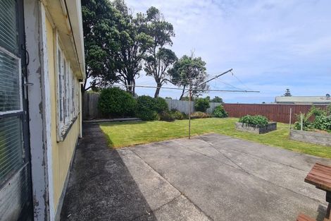 Photo of property in 12 Hickey Place, Opunake, 4616