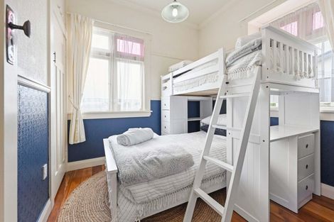 Photo of property in 35 Thackeray Street, Hamilton Lake, Hamilton, 3204