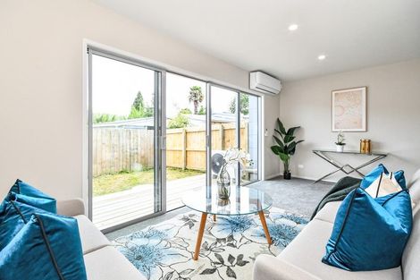 Photo of property in 2/70 Clevedon Road, Papakura, 2110