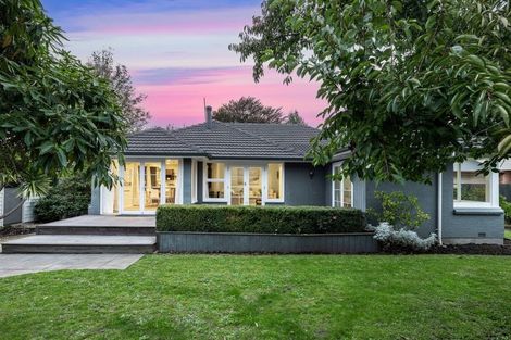 Photo of property in 11 Colina Street, Avonhead, Christchurch, 8042