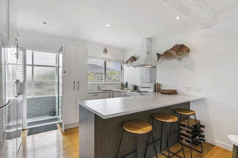 Photo of property in 1/318 Beach Road, Campbells Bay, Auckland, 0630