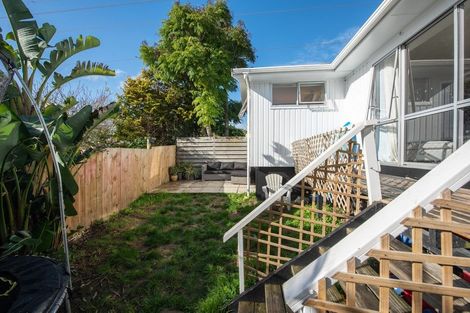 Photo of property in 4/72 Portage Road, New Lynn, Auckland, 0600