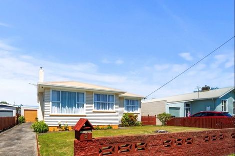Photo of property in 6 Murray Avenue, Hawera, 4610