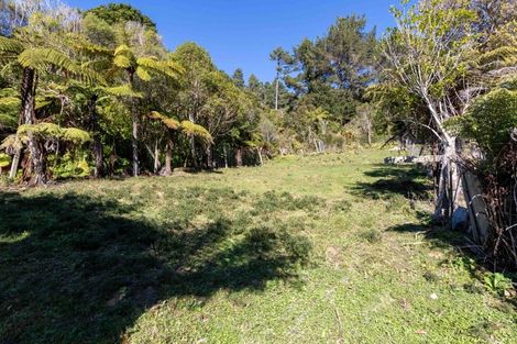 Photo of property in 124 Wyndham Road, Pinehaven, Upper Hutt, 5019