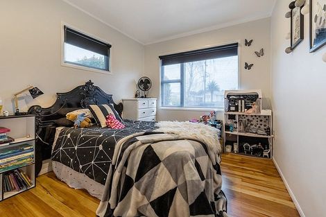 Photo of property in 222 Henderson Valley Road, Henderson, Auckland, 0612