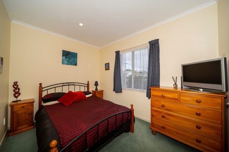 Photo of property in 8 Barrett Street, Westown, New Plymouth, 4310