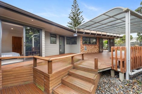 Photo of property in 37 Parkhill Road, Mellons Bay, Auckland, 2014