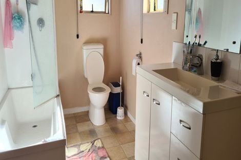 Photo of property in 14 Gina Avenue, Ranui, Auckland, 0612