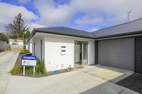 Photo of property in 2/4 Ross View Terrace, Dinsdale, Hamilton, 3204