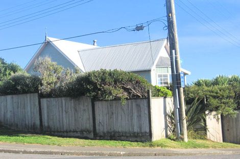 Photo of property in 171 Wellington Road, Paekakariki, 5034