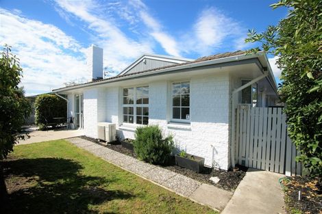 Photo of property in 1/200 Waimairi Road, Ilam, Christchurch, 8041