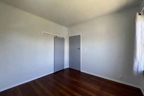 Photo of property in 64 Sylvan Crescent, Te Atatu South, Auckland, 0610