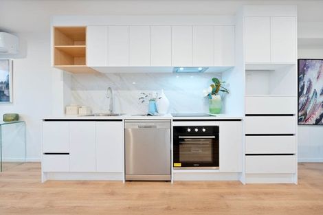 Photo of property in 4/11 Hereford Street, Te Atatu Peninsula, Auckland, 0610