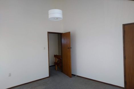 Photo of property in Lynbrae Court Flats, 17/4 Dr Taylor Terrace, Johnsonville, Wellington, 6037