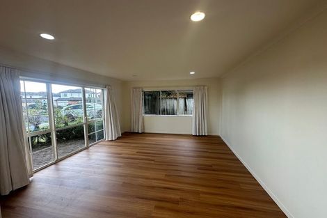 Photo of property in 26 Delmont Close, East Tamaki Heights, Auckland, 2016