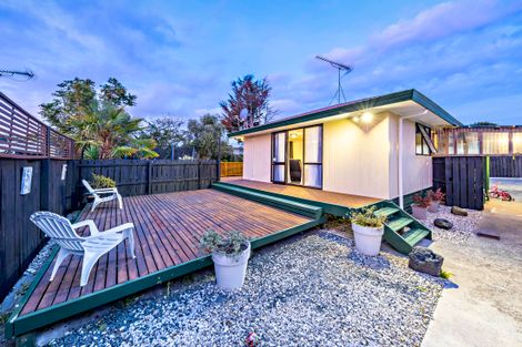Photo of property in 18 Horlicks Place, Randwick Park, Auckland, 2105