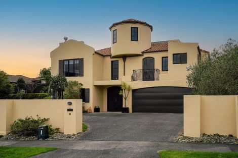 Photo of property in 16 La Lena Grove, Fitzherbert, Palmerston North, 4410