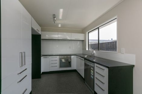 Photo of property in 10b Brierley Place, Marfell, New Plymouth, 4310