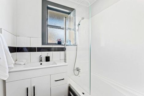 Photo of property in 198 Waddington Drive, Naenae, Lower Hutt, 5011