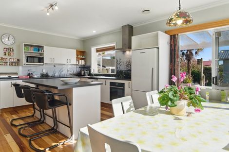 Photo of property in 229 Shakespeare Street, Leamington, Cambridge, 3432