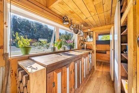 Photo of property in 159 Pinehaven Road, Pinehaven, Upper Hutt, 5019