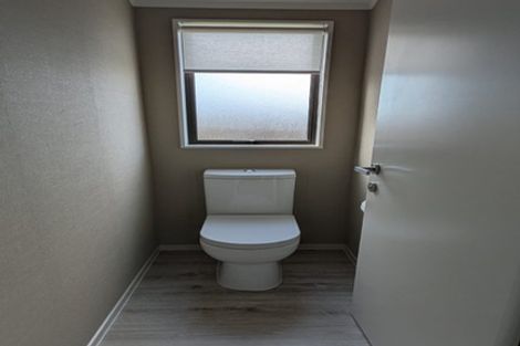 Photo of property in 10 Woodview Rise, Botany Downs, Auckland, 2010