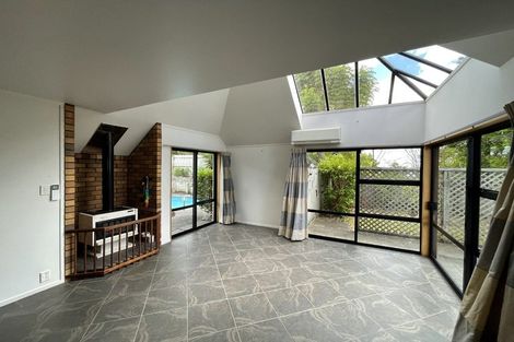 Photo of property in 1 Calypso Place, Rothesay Bay, Auckland, 0630