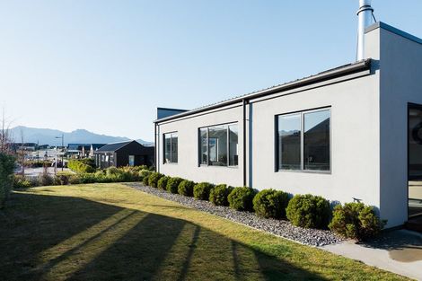 Photo of property in 39 Obelisk Street, Wanaka, 9305