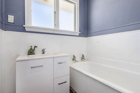 Photo of property in 76 High Street, Southbridge, 7602