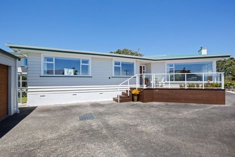 Photo of property in 16 Mana View Road, Paremata, Porirua, 5026
