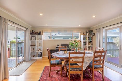 Photo of property in 86 Belgrove Drive, Waipukurau, 4200