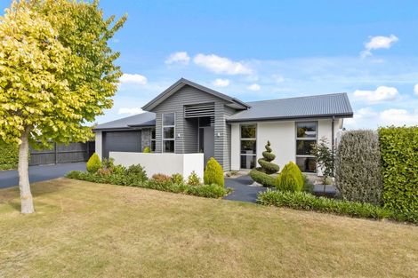 Photo of property in 14 Crown Close, Prebbleton, 7604