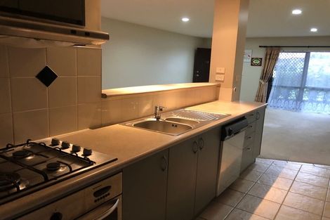 Photo of property in 18 Spalding Rise, Golflands, Auckland, 2013