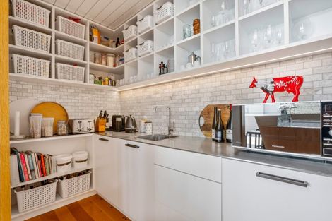 Photo of property in 215 Jervois Road, Herne Bay, Auckland, 1011