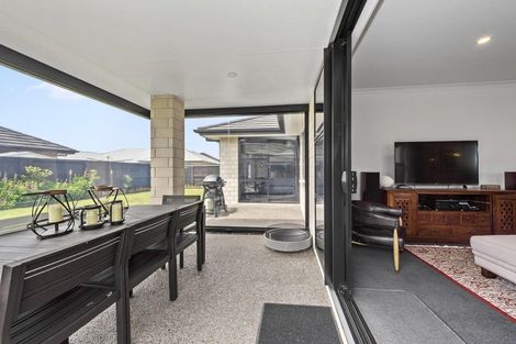 Photo of property in 230 Cumberland Drive, Flagstaff, Hamilton, 3210