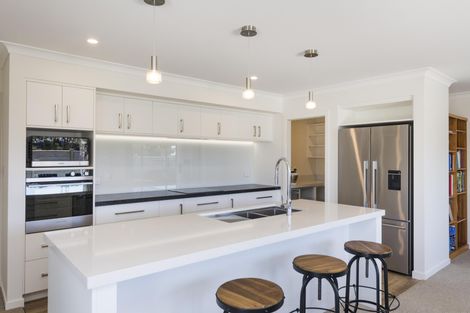 Photo of property in 2 Hydrangea Lane, Milson, Palmerston North, 4414