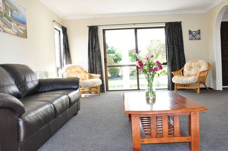 Photo of property in 5 Baton Place, Highbury, Palmerston North, 4412